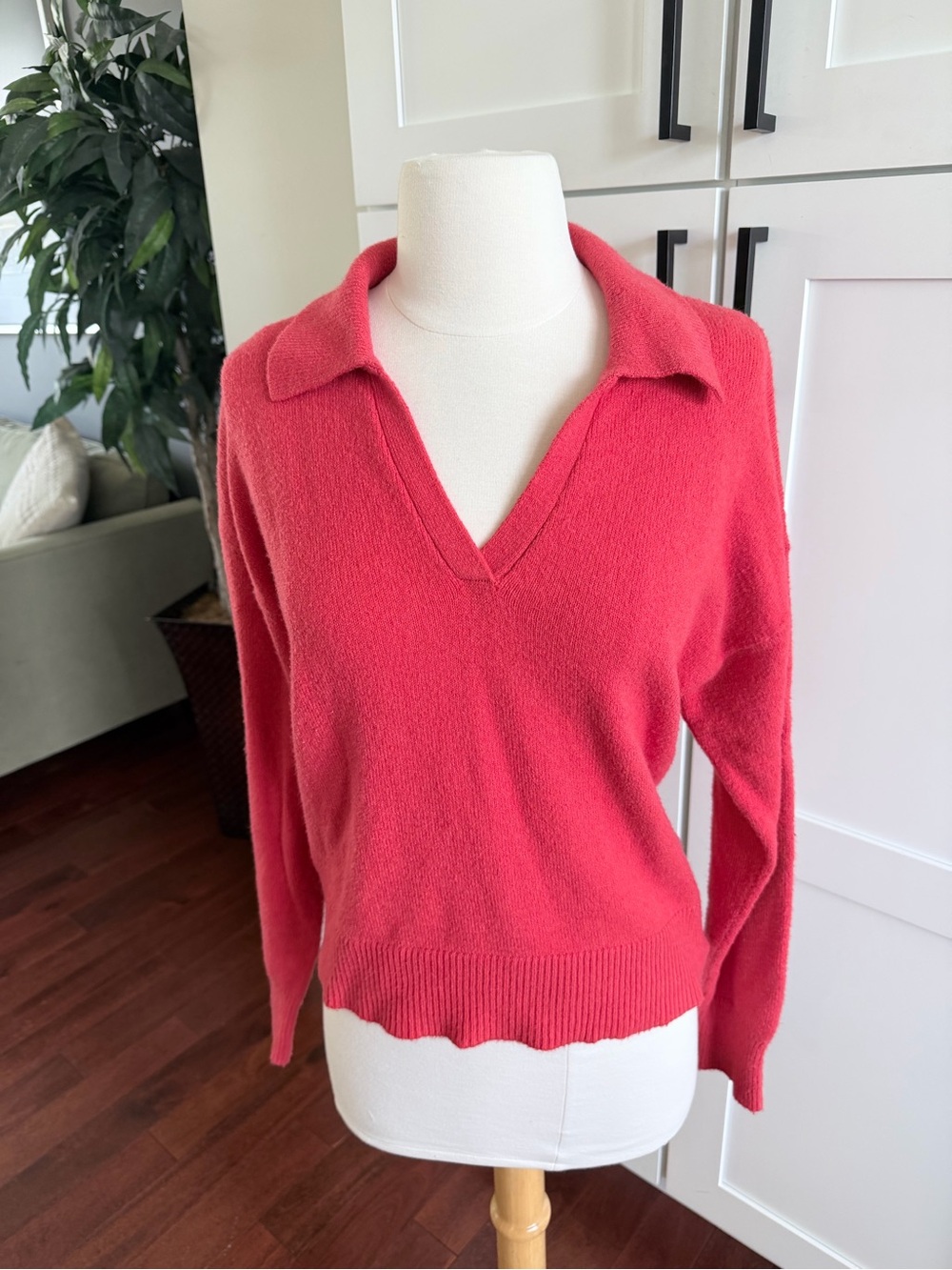 Old Navy Women's Collared V-Neck Sweater - Red